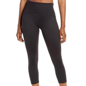 Spanx Booty Boost Cropped Leggings
